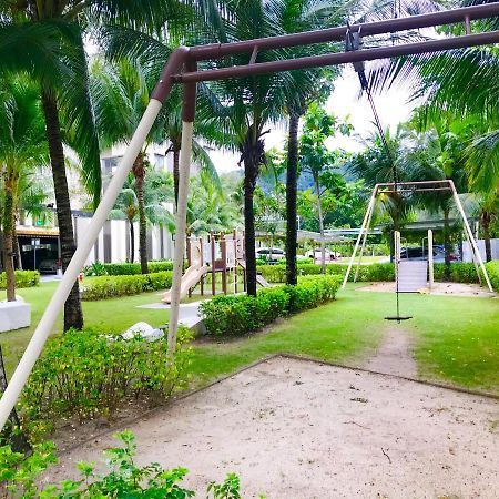 By The Beach - Luxury 2 Bedrooms Family Suite Batu Ferringhi Esterno foto