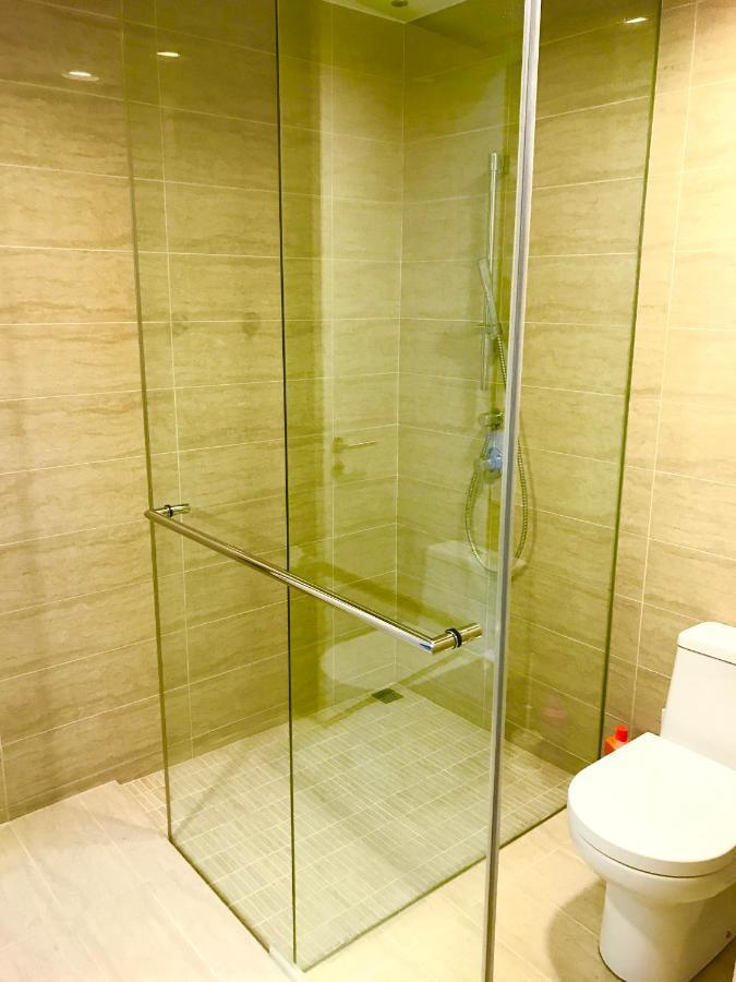 By The Beach - Luxury 2 Bedrooms Family Suite Batu Ferringhi Esterno foto