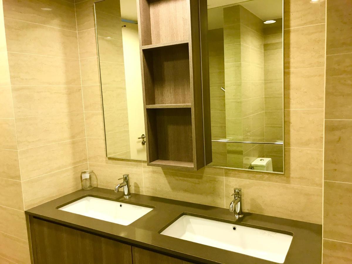 By The Beach - Luxury 2 Bedrooms Family Suite Batu Ferringhi Esterno foto