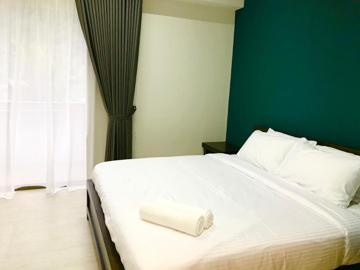 By The Beach - Luxury 2 Bedrooms Family Suite Batu Ferringhi Esterno foto